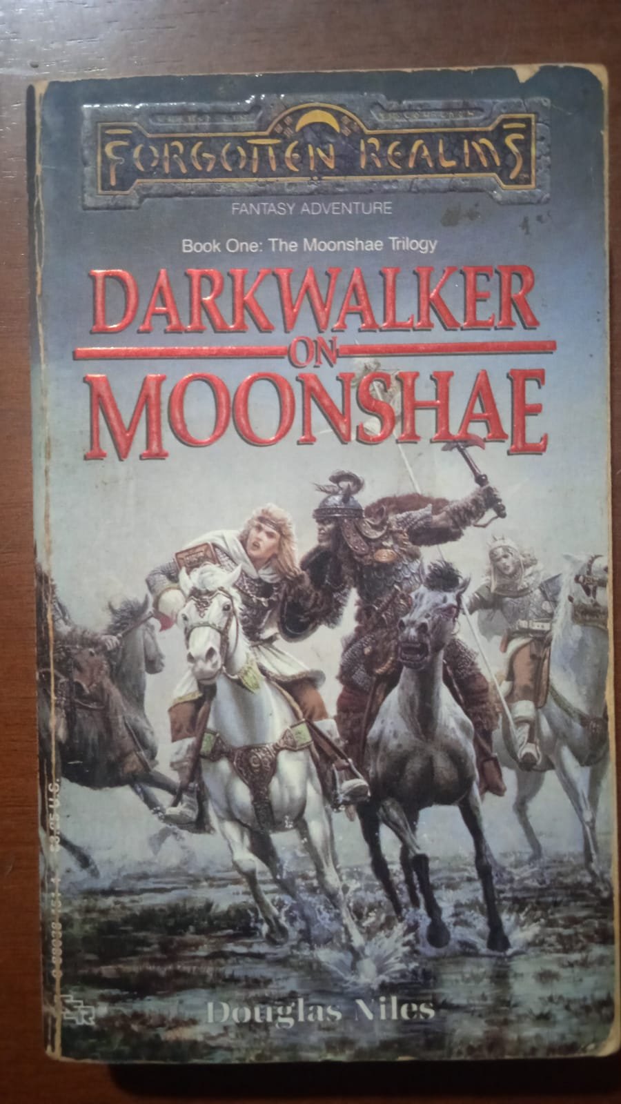 WhatsApp Image 2026-04-27 at 10.55.11 The Moonshae Trilogy - Book 1: Darkwalker on Moonshae - Forgotten Realms - Imagem 1