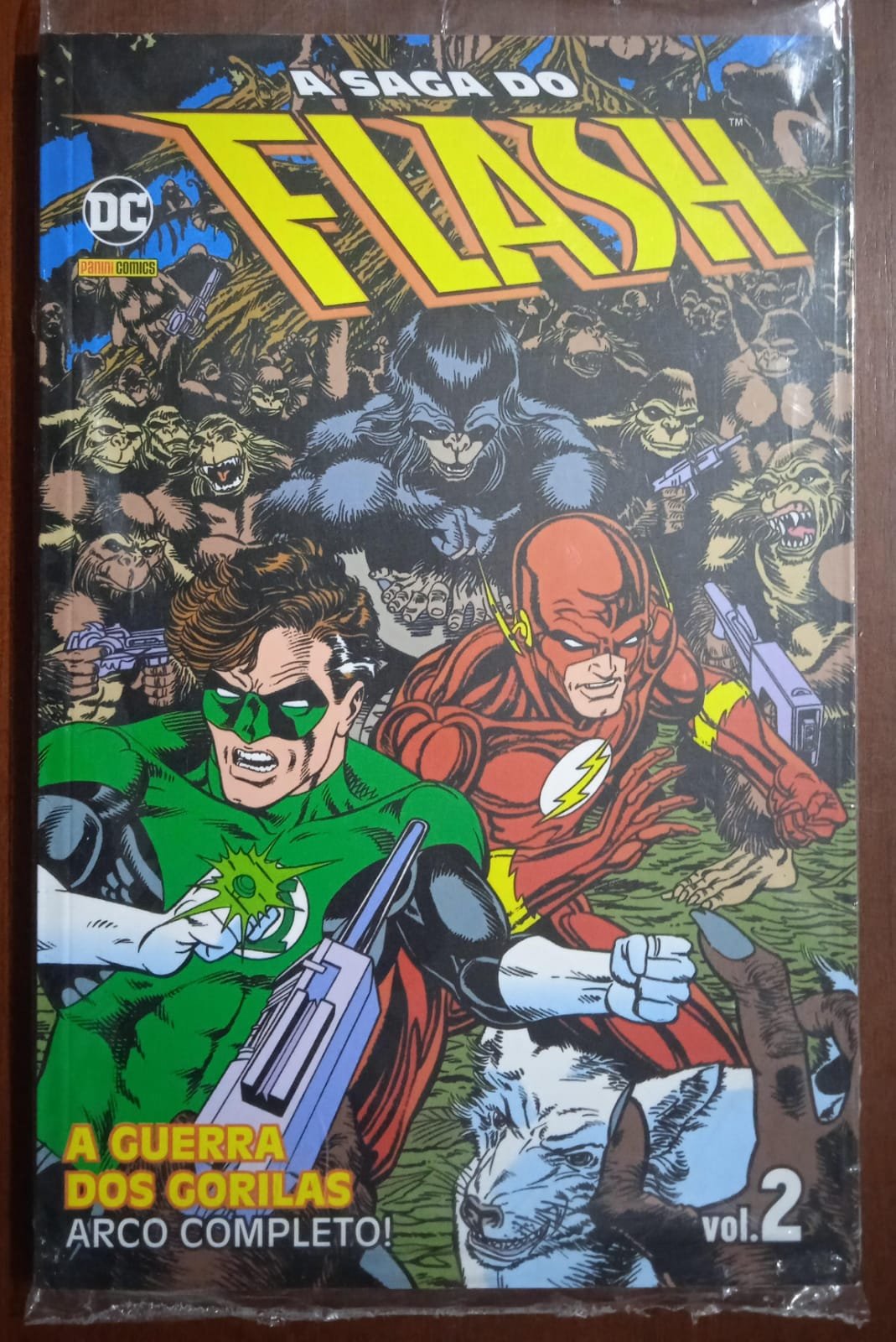 WhatsApp Image 2026-04-28 at 15.53.57 A Saga do Flash - Vol. 2: A guerra dos Gorilas - Arco Completo (Lacrado) - Imagem 1