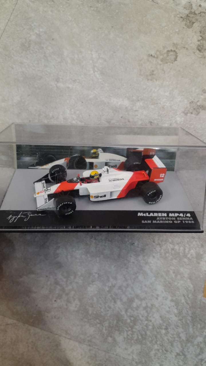 41 Ayrton Senna Mclaren MP4/4 San Marino 1:43 - Imagem 1