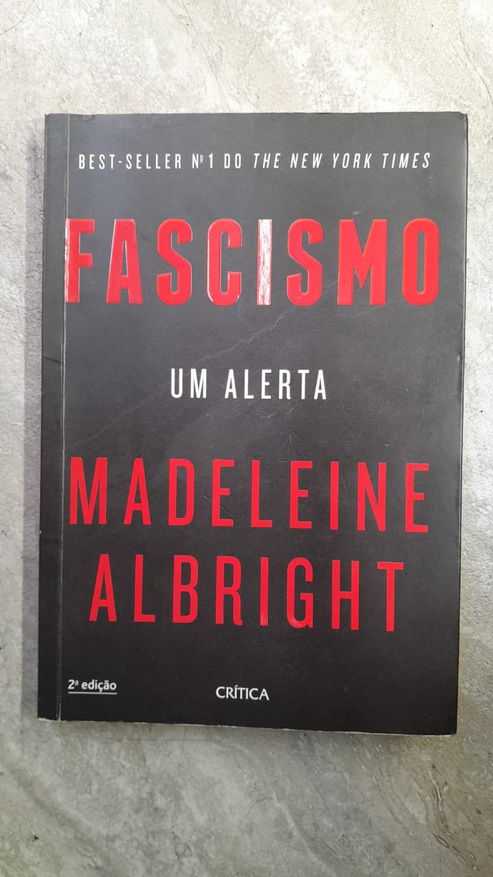 46 Fascismo: um alerta - Madeleine Albright - Imagem 1
