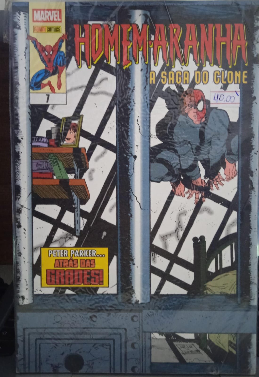 WhatsApp Image 2026-08-06 at 11.19.44 Homem-Aranha A Saga do Clone - Vol.7: Peter... Atrás das grades - Imagem 1