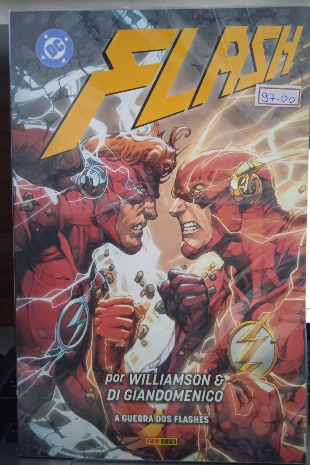 WhatsApp Image 2026-08-10 at 10.58.50 Flash Vol.4: A guerra dos Flashes - Por Williamson e Di Giandomenico - Imagem 1