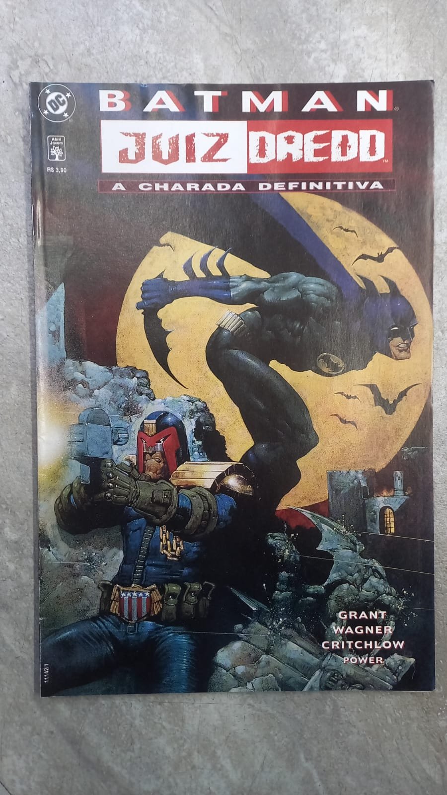 46 Batman Juiz Dredd: A Charada Definitiva - Imagem 1