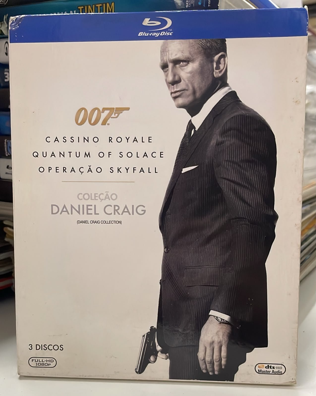 WhatsApp Image 2026-10-17 at 12.44.37 Blu-Ray Box 007: Cassino Royale, Quantum of Solace e Operação Skyfall (Dublado e Legendado) - Imagem 1
